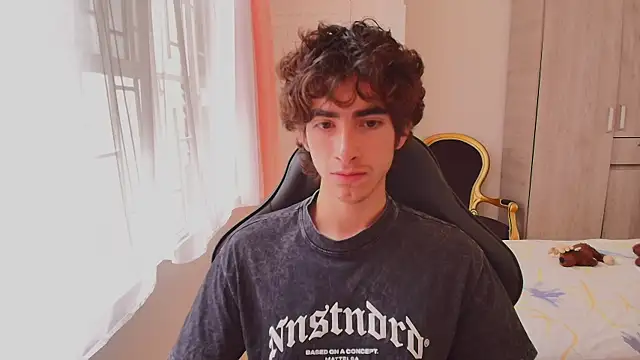 Snapshot of Nude_Boy18 chatting on 6, 10, 2025 Nude Boy18 online show from 6, 10, 2025