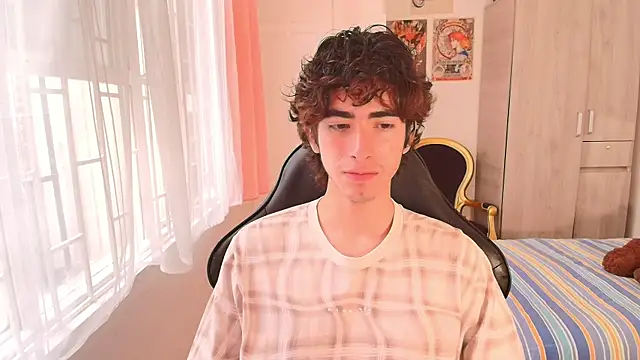 Snapshot of Nude_Boy18 chatting on 17, 10, 2025 Nude Boy18 online show from 17, 10, 2025