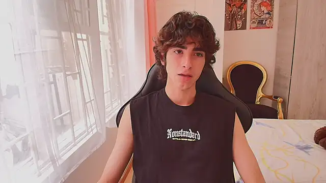 Snapshot of Nude_Boy18 chatting on 20, 10, 2025 Nude Boy18 online show from 20, 10, 2025