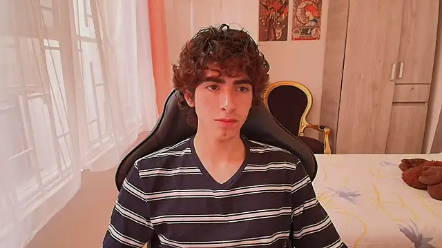 Snapshot of Nude_Boy18 chatting on 21, 10, 2025 Nude Boy18 online show from 21, 10, 2025