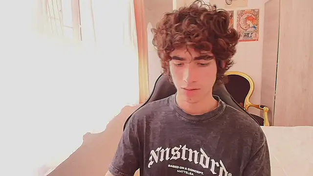 Snapshot of Nude_Boy18 chatting on 24, 10, 2025 Nude Boy18 online show from 24, 10, 2025