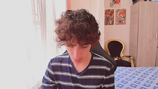 Snapshot of Nude_Boy18 chatting on 28, 10, 2025 Nude Boy18 online show from 28, 10, 2025