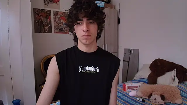 Snapshot of Nude_Boy18 chatting on 3, 11, 2025 Nude Boy18 online show from 3, 11, 2025