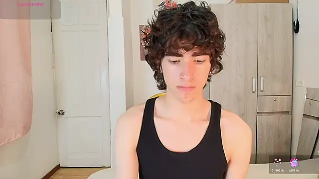 Snapshot of Nude_Boy18 chatting on 17, 11, 2025 Nude Boy18 online show from 17, 11, 2025