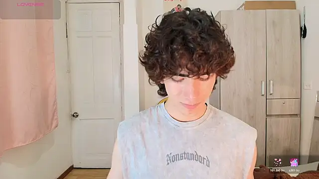 Snapshot of Nude_Boy18 chatting on 21, 11, 2025 Nude Boy18 online show from 21, 11, 2025