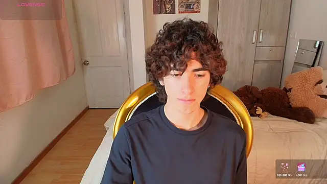 Snapshot of Nude_Boy18 chatting on 22, 11, 2025 Nude Boy18 online show from 22, 11, 2025