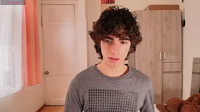 Snapshot of Nude_Boy18 chatting on 22, 11, 2025 Nude Boy18 online show from 22, 11, 2025