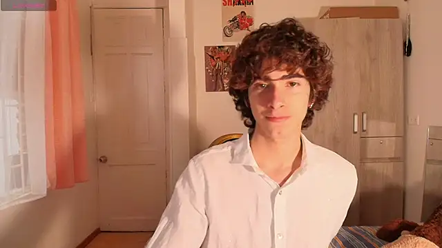 Snapshot of Nude_Boy18 chatting on 23, 11, 2025 Nude Boy18 online show from 23, 11, 2025