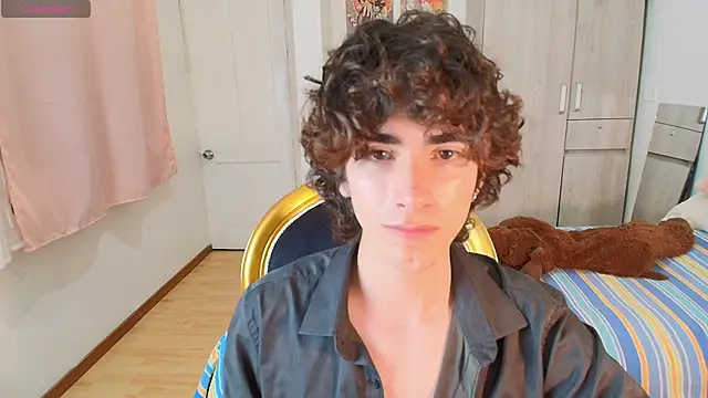 Snapshot of Nude_Boy18 chatting on 25, 11, 2025 Nude Boy18 online show from 25, 11, 2025