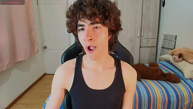 Snapshot of Nude_Boy18 chatting on 30, 11, 2025 Nude Boy18 online show from 30, 11, 2025