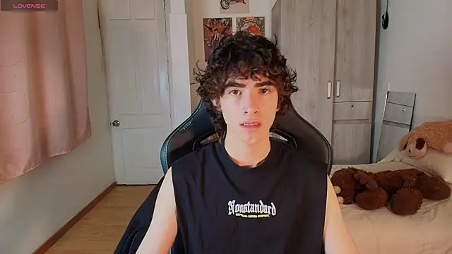 Snapshot of Nude_Boy18 chatting on 1, 12, 2025 Nude Boy18 online show from 1, 12, 2025