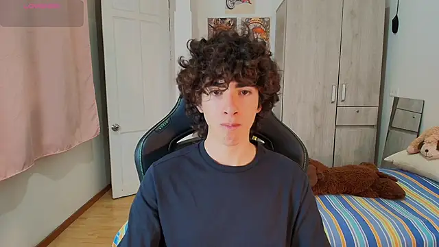 Snapshot of Nude_Boy18 chatting on 14, 12, 2025 Nude Boy18 online show from 14, 12, 2025