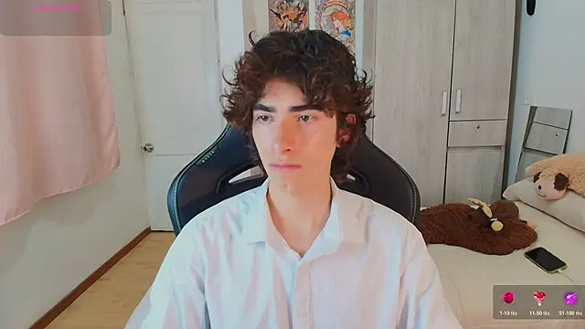 Snapshot of Nude_Boy18 chatting on 17, 12, 2025 Nude Boy18 online show from 17, 12, 2025