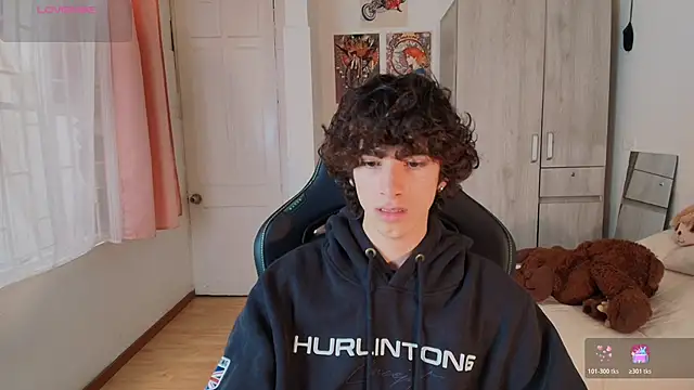 Snapshot of Nude_Boy18 chatting on 22, 12, 2025 Nude Boy18 online show from 22, 12, 2025