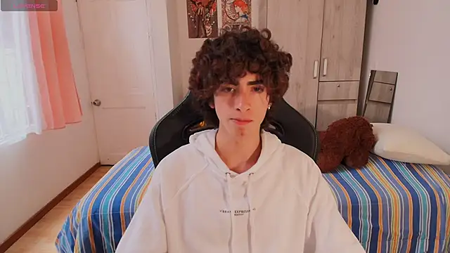 Snapshot of Nude_Boy18 chatting on 14, 1, 2026 Nude Boy18 online show from 14, 1, 2026