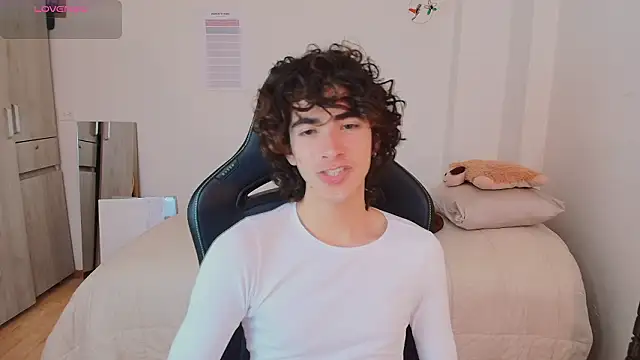 Snapshot of Nude_Boy18 chatting on 13, 2, 2026 Nude Boy18 online show from 13, 2, 2026