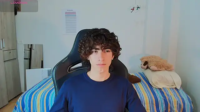 Snapshot of Nude_Boy18 chatting on 21, 2, 2026 Nude Boy18 online show from 21, 2, 2026