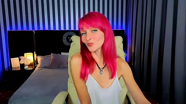 Snapshot of BrandyBloom chatting on 8, 10, 2025 BrandyBloom online show from 8, 10, 2025