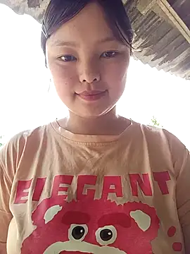 XoiXoi232 online show from 13, 4, 2026