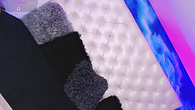 Milla Star  online show from 3, 11, 2025