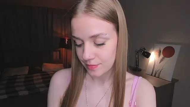 Snapshot of OdellaFrake chatting on 4, 10, 2025 OdellaFrake online show from 4, 10, 2025
