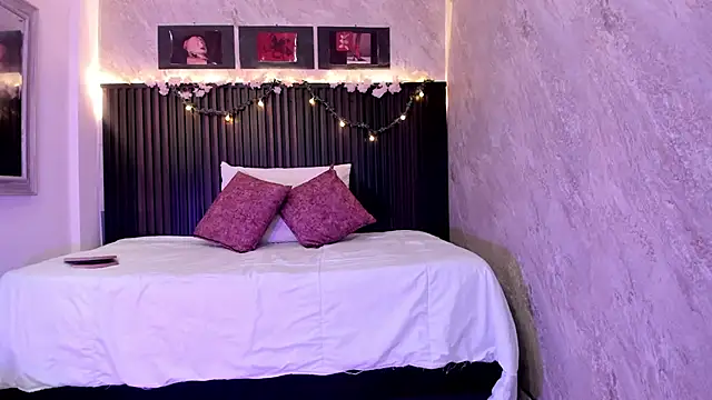 dark  nymph online show from 24, 9, 2025