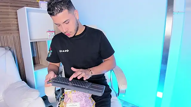 Axel grey  online show from 11, 9, 2025