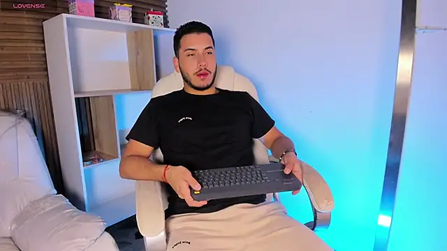 Axel grey  online show from 3, 10, 2025