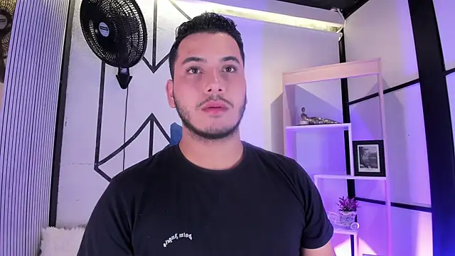 Snapshot of Axel_grey_ chatting on 3, 7, 2026 Axel grey online show from 3, 7, 2026