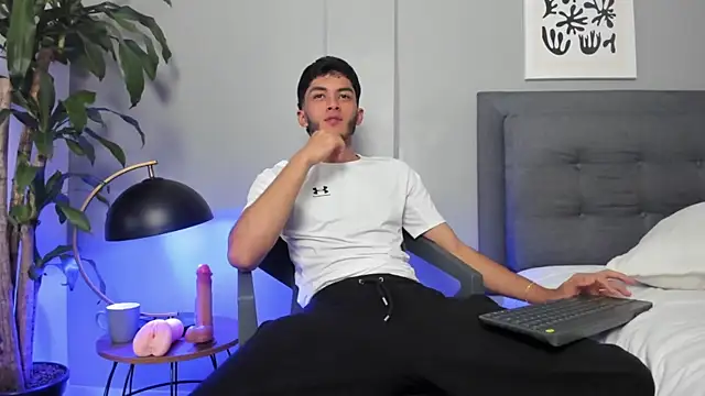 Tylerffoxx online show from 7, 7, 2026