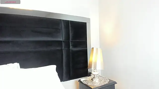 CarolineLee  online show from 24, 3, 2026