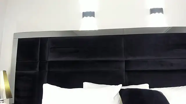 CarolineLee  online show from 30, 3, 2026