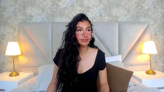 ValentiinaCruz online show from 28, 10, 2025