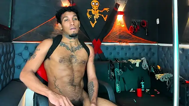 Snapshot of DIEGO_WICKED chatting on 28, 10, 2025 DIEGO WICKED online show from 28, 10, 2025