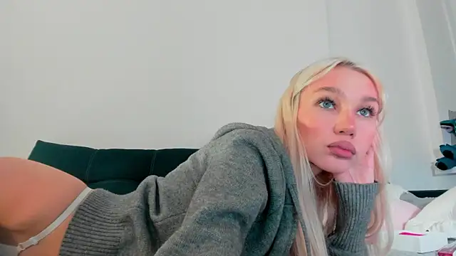 Snapshot of cuteleraay chatting on 20, 9, 2025 cuteleraay online show from 20, 9, 2025