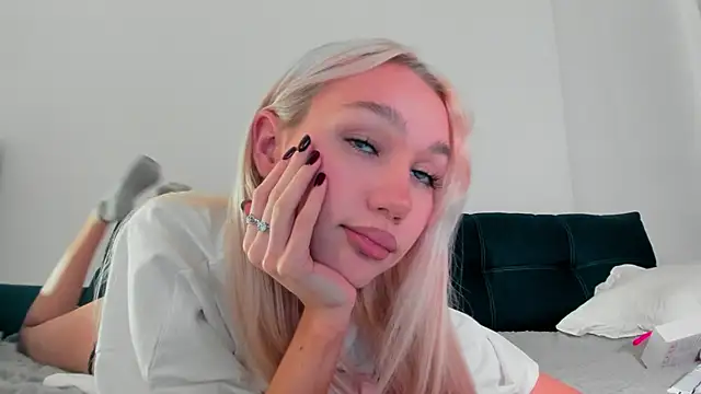 Snapshot of cuteleraay chatting on 22, 9, 2025 cuteleraay online show from 22, 9, 2025