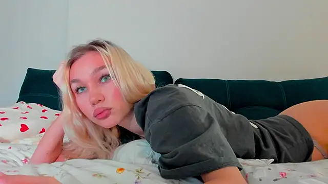 Snapshot of cuteleraay chatting on 26, 11, 2025 cuteleraay online show from 26, 11, 2025