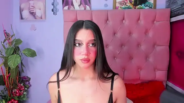 Megan Luxe online show from 21, 10, 2025