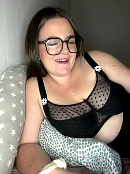 Snapshot of whitequeen_xxx chatting on 2, 10, 2025 whitequeen xxx online show from 2, 10, 2025