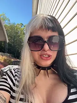 Paige Turner online show from 6, 10, 2025