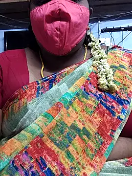 Snapshot of TAMIL_ELAKKIYA chatting on 8, 9, 2025 TAMIL ELAKKIYA online show from 8, 9, 2025