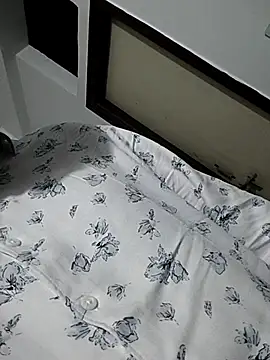 Satyachowdary199623 online show from 17, 11, 2025