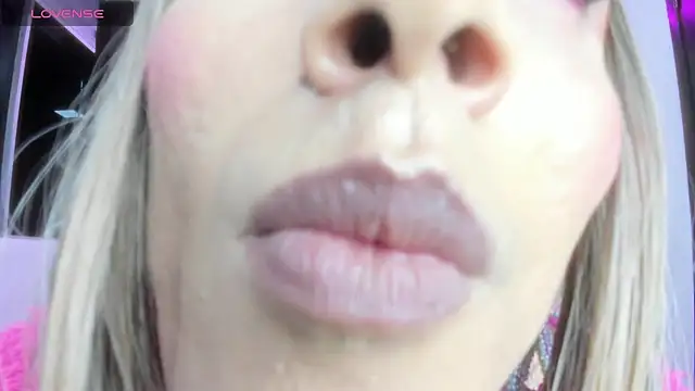 Snapshot of shantala_nastasiia chatting on 26, 4, 2026 shantala nastasiia online show from 26, 4, 2026