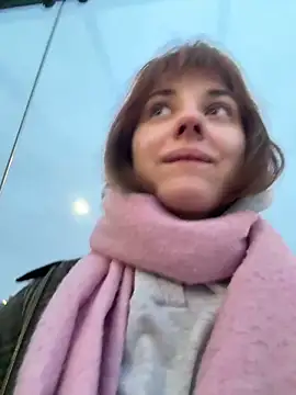 Snapshot of Only_April chatting on 19, 12, 2025 Only April online show from 19, 12, 2025