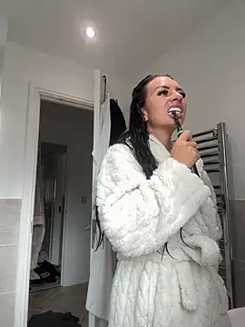 BELLABLACKXUK online show from 11, 11, 2025