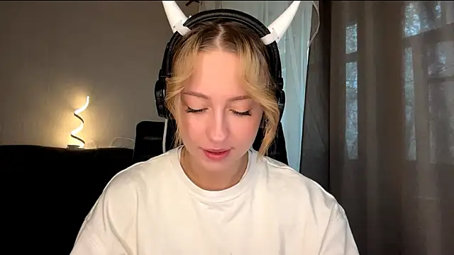 Jetta Corsacami online show from 19, 10, 2025