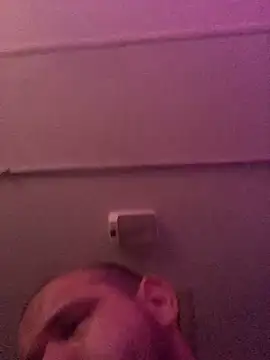 Snapshot of shakeweight chatting on 15, 2, 2026 shakeweight online show from 15, 2, 2026