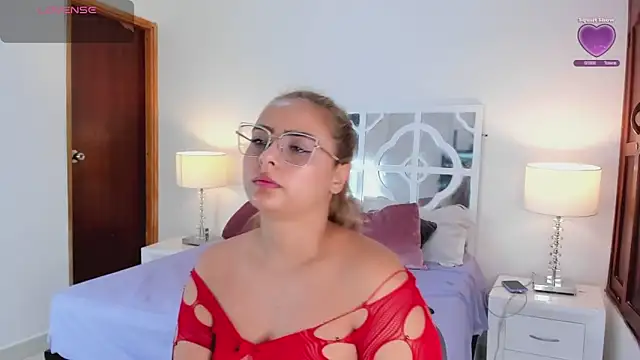 Snapshot of MikaelaStone chatting on 9, 10, 2025 MikaelaStone online show from 9, 10, 2025