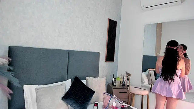 Snapshot of ShanelEvans chatting on 13, 11, 2025 ShanelEvans online show from 13, 11, 2025