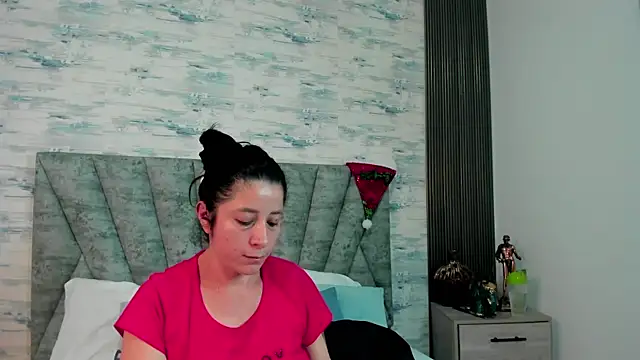 Snapshot of ShanelEvans chatting on 17, 12, 2025 ShanelEvans online show from 17, 12, 2025